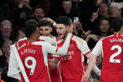 Arsenal Tops Premier League After Dramatic Win Over Brentford