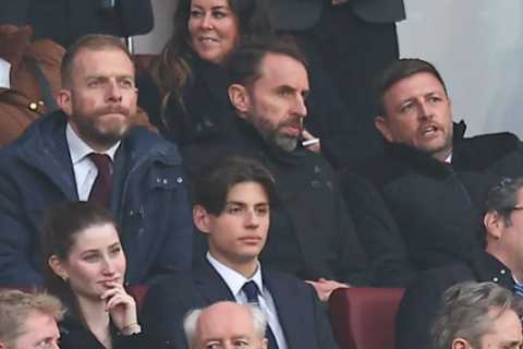 Gareth Southgate Skips Liverpool vs. Man City Clash to Assess Kalvin Phillips' Struggles