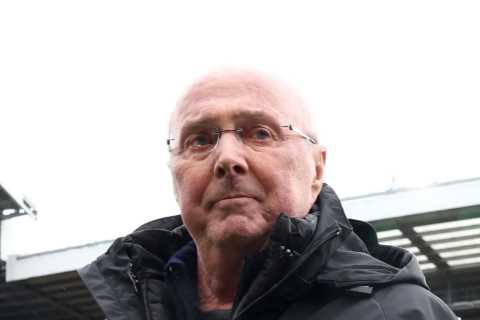Sven Goran-Eriksson fulfills lifelong dream coaching Liverpool legends at Anfield