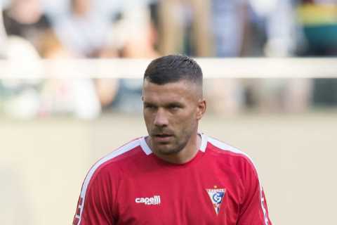Former Arsenal Star Worth £180 Million Set to Launch Clothing Range with FC Koln