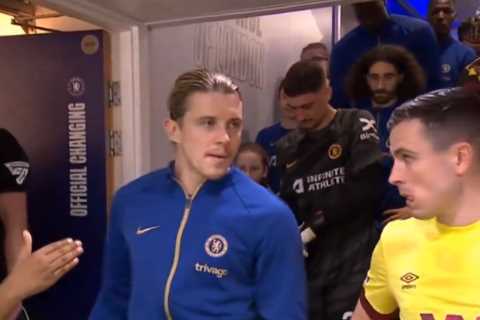 Conor Gallagher Criticized for Snubbing Chelsea Mascot Before Burnley Match