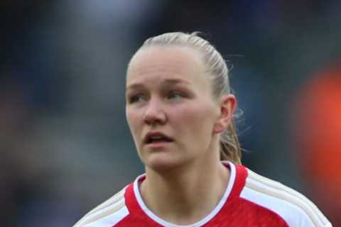Arsenal Star Frida Maanum Collapses in Women’s League Cup Final