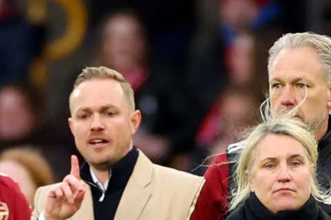 Chelsea Women's Coach Emma Hayes Shoves Arsenal Boss Jonas Eidevall in Heated League Cup Final