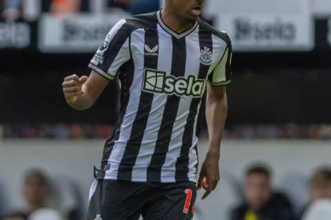 Arsenal and Spurs prepare for £100m Alexander Isak transfer battle amid Newcastle's financial woes